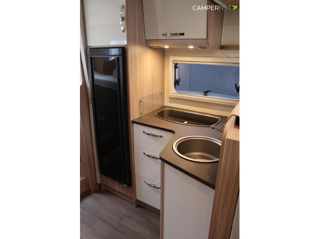 Bürstner Ixeo Time 726 G 165pk | 5e zitplaats | Zonnepanelen | Hefbed | Achteruitrijcamera| Thule lift fietsendrager | Lengtebedden | Bea foto: 9