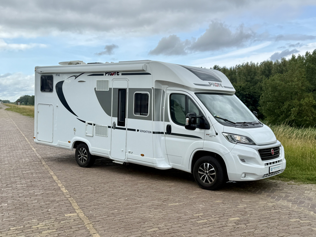 Pilote P 746 GJ Aut, Lengtebedden, hefbed