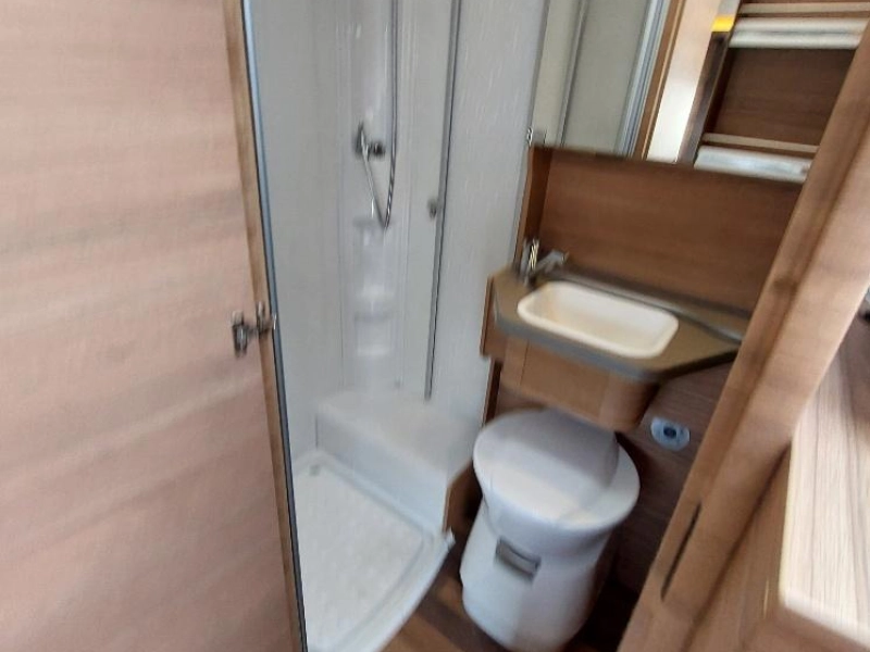 Weinsberg CaraLoft 650 ME 9-Gang-Automatik! Foto: 22