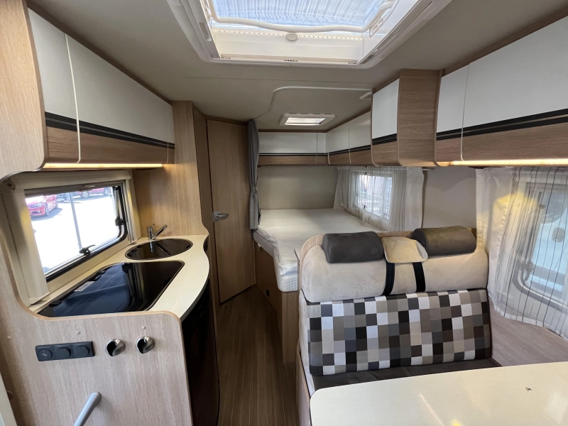 Sunlight T 58 cama francesa semi-integral foto: 6