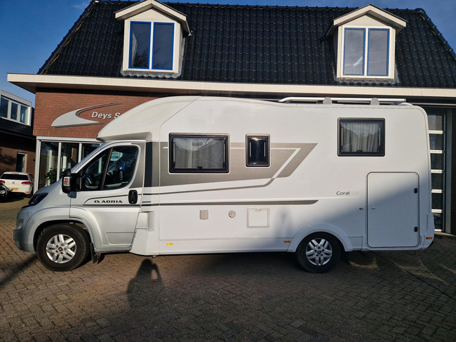 Adria Coral 600SL Axess Automatik | L&auml;ngsbetten | Tempomat | Dachklimaanlage | Fahrradtr&auml;ger | Etc. Foto: 3