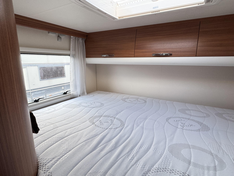 Adria Matrix 680 SP -5 pers-met hefbed  foto: 11