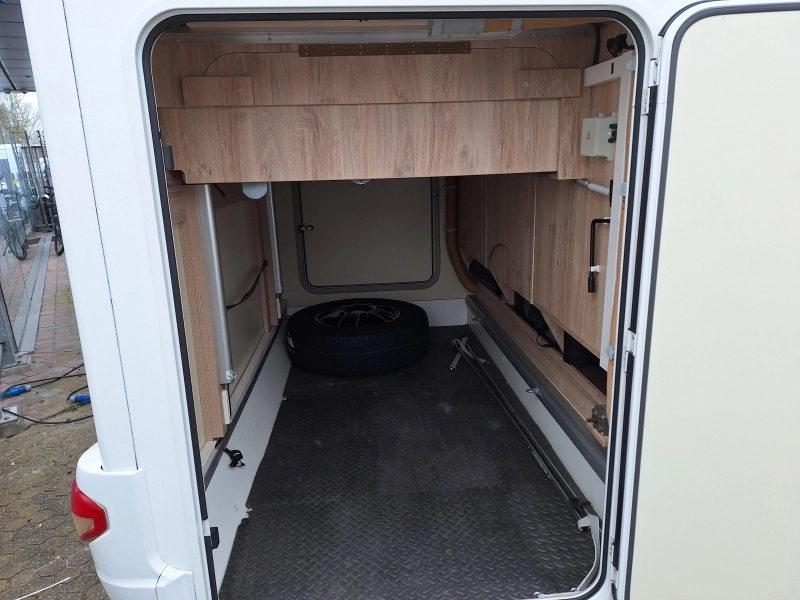 Eura Mobil Profila RS 720 QB QUEENSBED+HEFBED  foto: 8