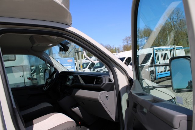 Zeer compacte Knaus Tourer VAN 500 LT Bulli AUTOMAAT voorzien van Face to Face salon (82  foto: 14