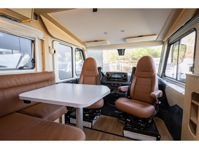 Hymer BMC-I 580 Drop-down bed | Solar | Bicycle rack | Automatic | Drop-down bed | Solar | Bicycle rack | 9-speed Auto photo: 12