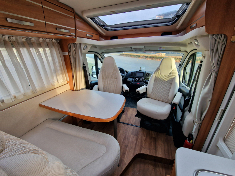 Hymer Exsis-T 588 enkele bedden  foto: 8
