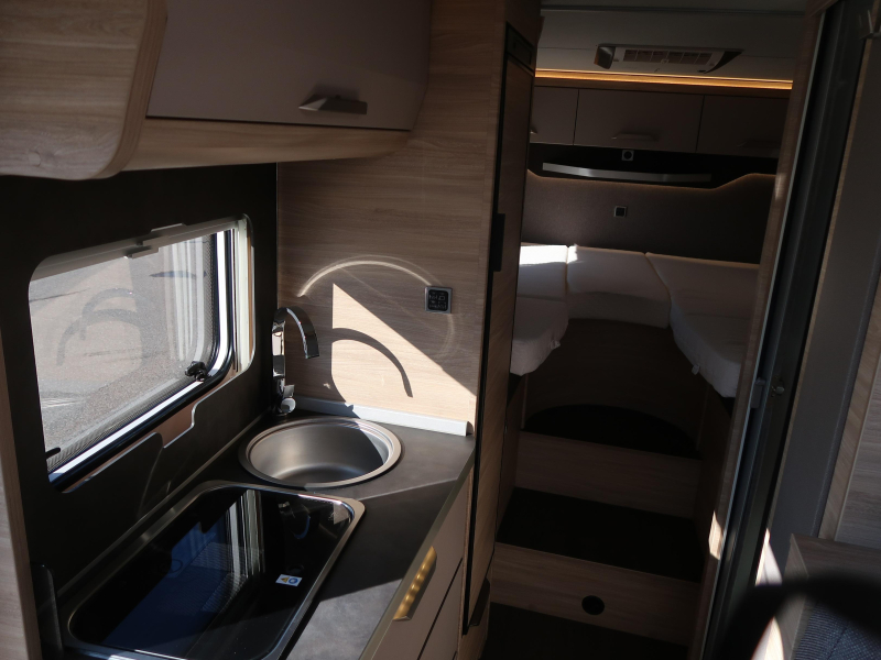 Knaus Van TI 650 MEG LEVELSYST / KLIMAANLAGE/ 177 PS Foto: 5