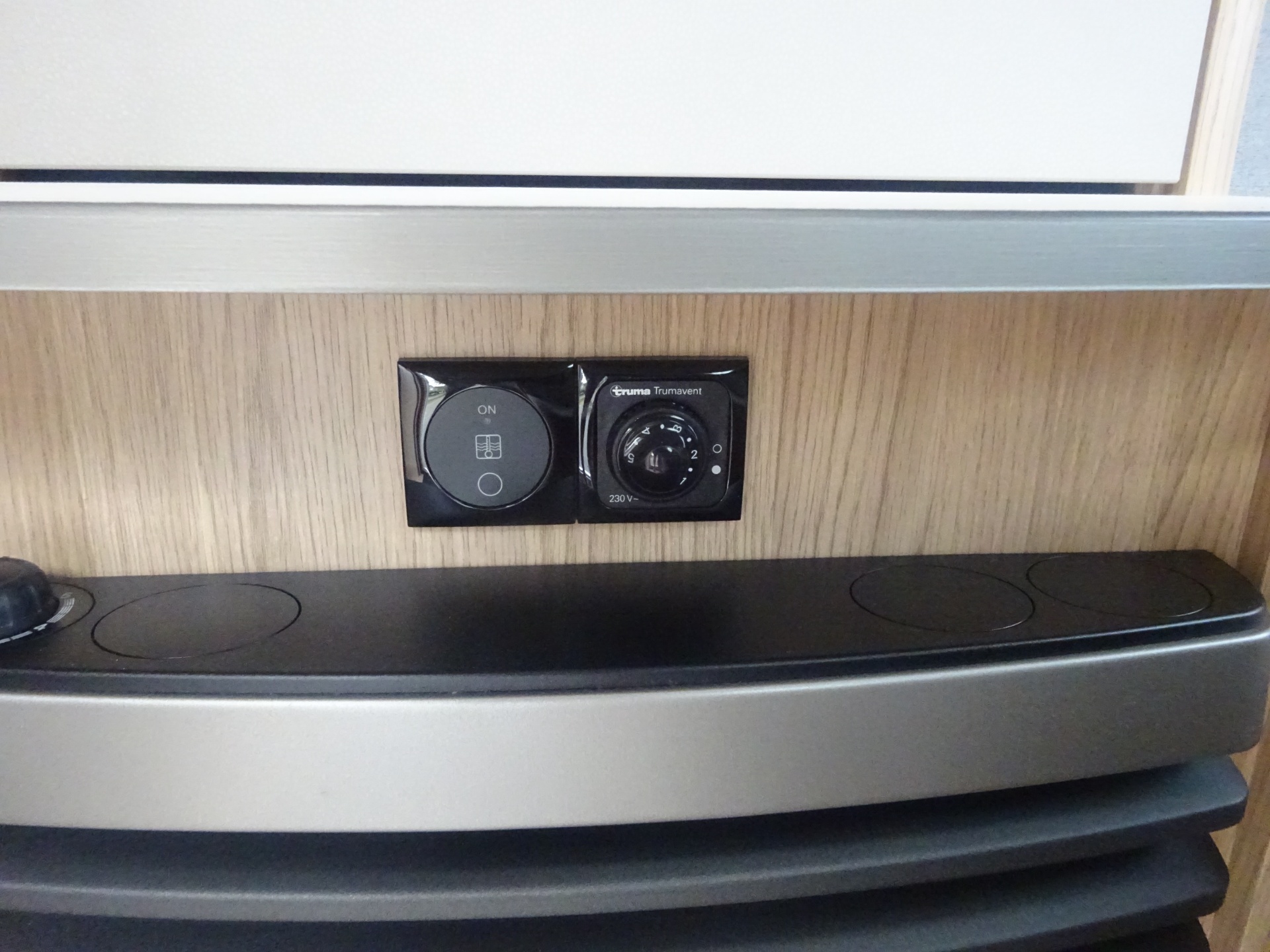 Lmc Sassino 460 LU Enkele Bedden/Vaste Luifel foto: 15