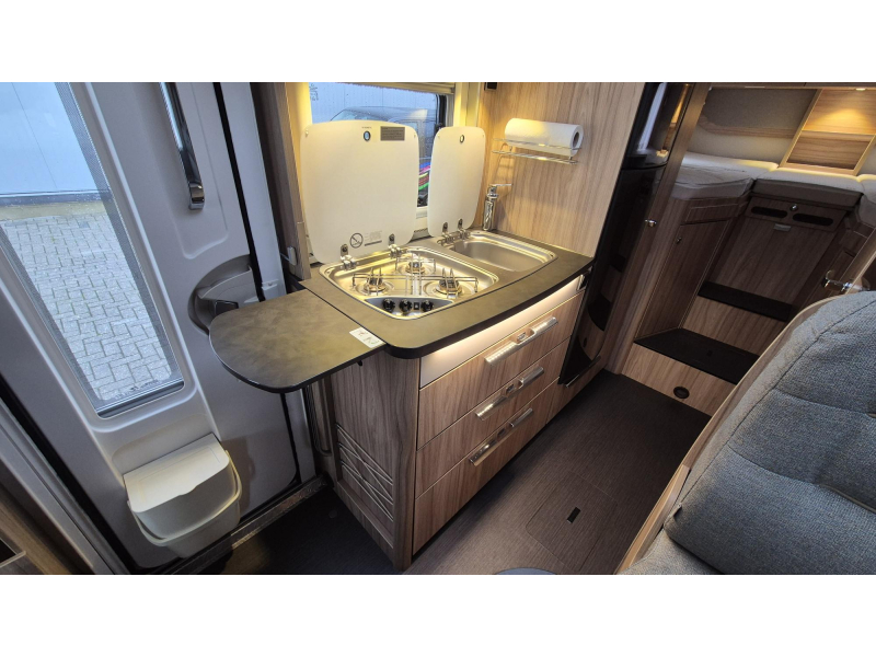 Hymer Exsis-I 588 EX Euro 6 / Lengtebedden  foto: 7