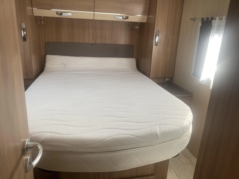 Pilote Aventura P 730 mit Queensize-Bett UND LUXUS Foto: 8