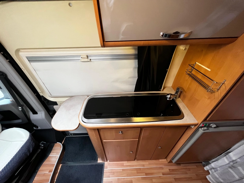 Roller Team Livingstone 2 600 Dwarsbed, Buscamper  foto: 6