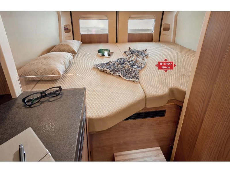 Malibu Diversity GT Skyview 600 DB K Transverse bed photo: 3