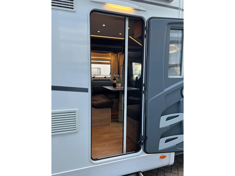 Dethleffs Just Go T 7055 EB automaat, schotel met tv  foto: 6