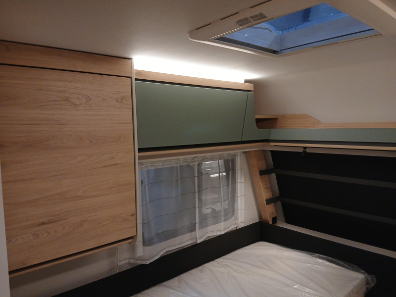 Dethleffs Camper 460 EL photo: 10