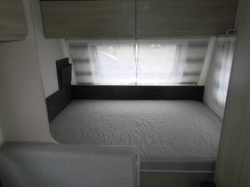 Caravelair Antares 400 Auvent cassette. photo : 2