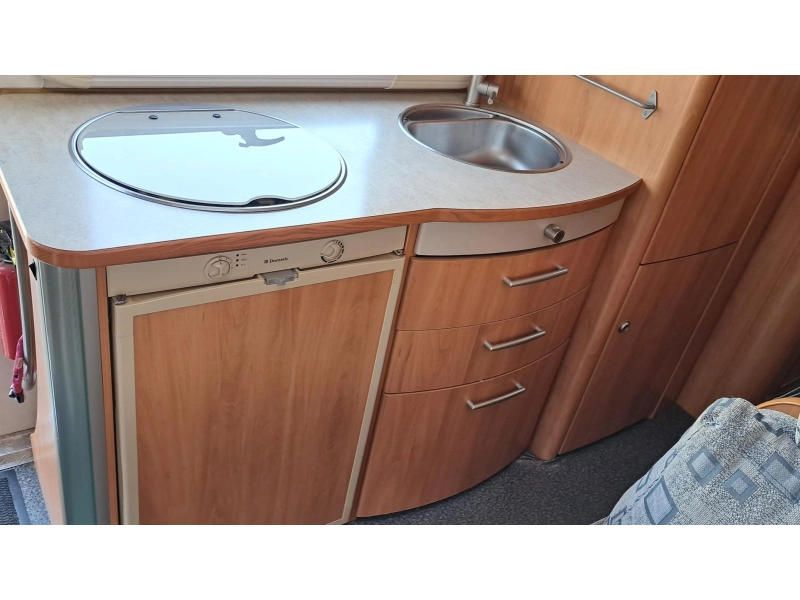 Hymer B klasse 674 Ruime gezinscamper  foto: 9