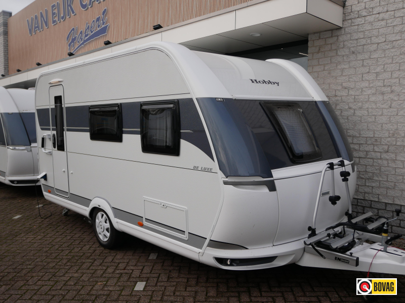 Hobby De Luxe 440 SF Incl. mover en fietsenrek  hoofdfoto: 1