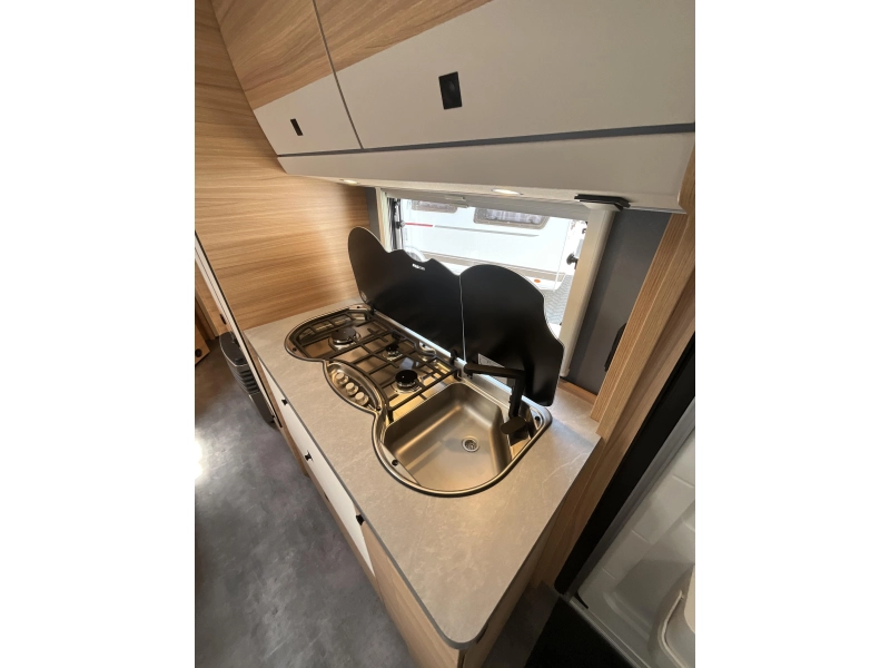 Dethleffs Summer Edition 560 FMK PRIMEUR-BUNK BED photo: 10