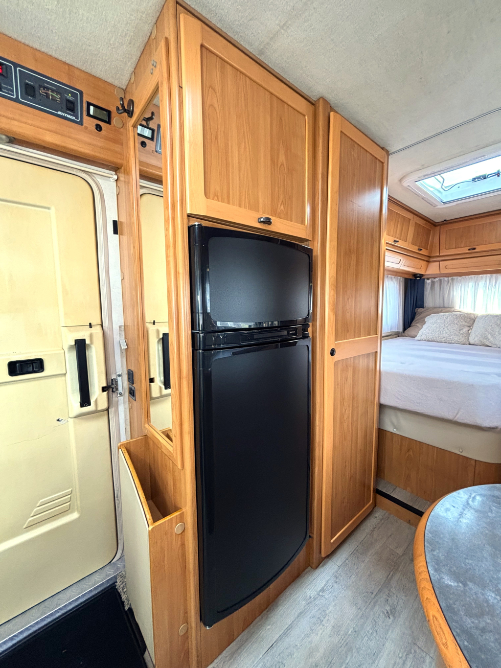 Hymer E 690 DUBBELLUCHT FRANSBED + HEFBED 4X ZONNEPANEEL! foto: 8