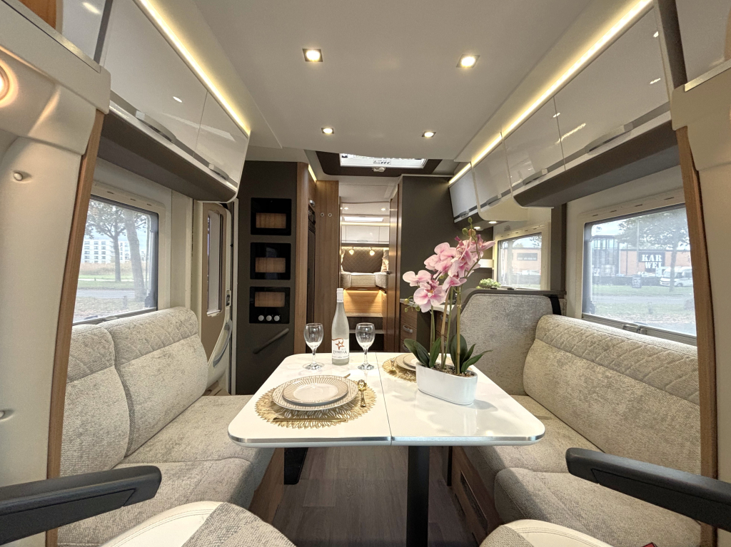 Adria Matrix 670 DL ENKELE BEDDEN HEFBED FACE TO FACE  foto: 19