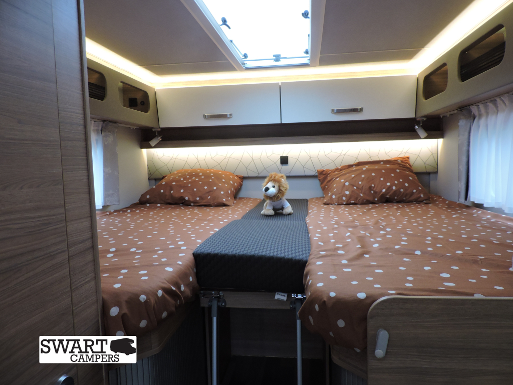 Weinsberg CaraCore 700 MEG, Automatic Single beds Pull-down bed 4 people photo: 19
