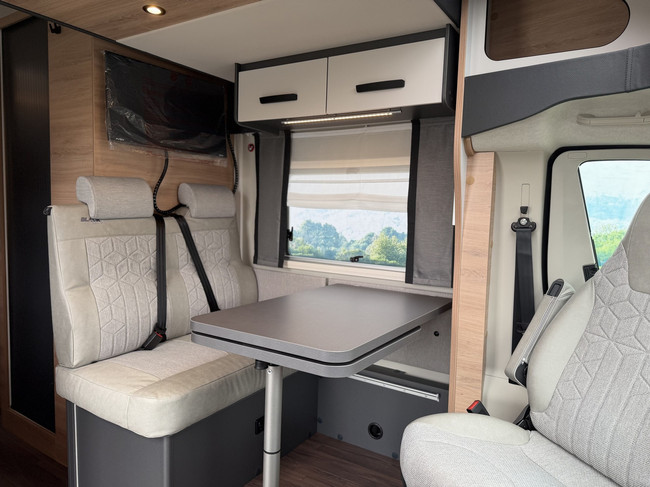 Knaus Live Wave 650 MEG Black Select Foto: 15