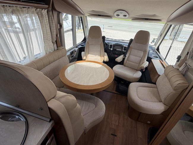 Hymer B 588 Automatic Single Beds Pull-down Bed 2X Airco Inverter Solar Panel photo: 13