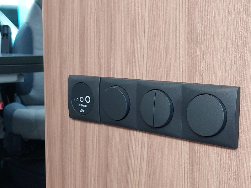 Sun Living S 65 SL Autom&aacute;tico/cama longitudinal/litio foto: 12