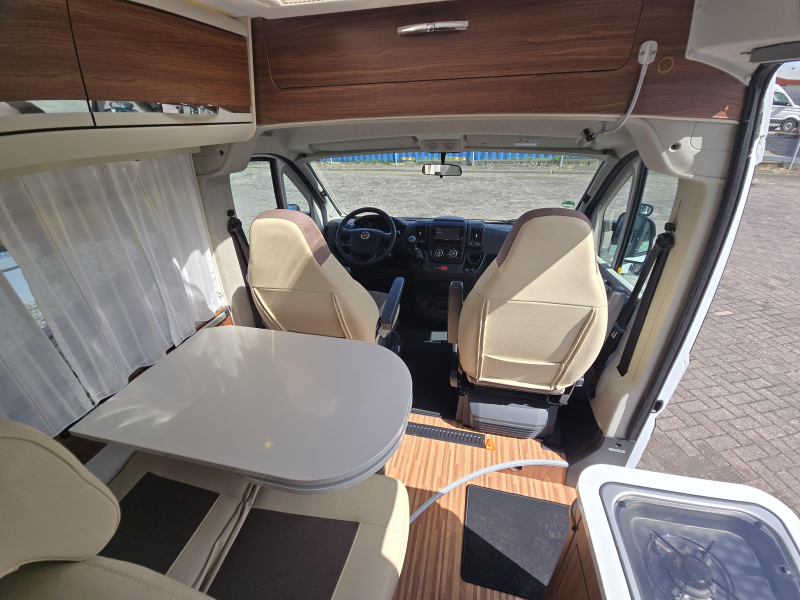 Adria Twin 640 SLX 2016 top staat  foto: 9