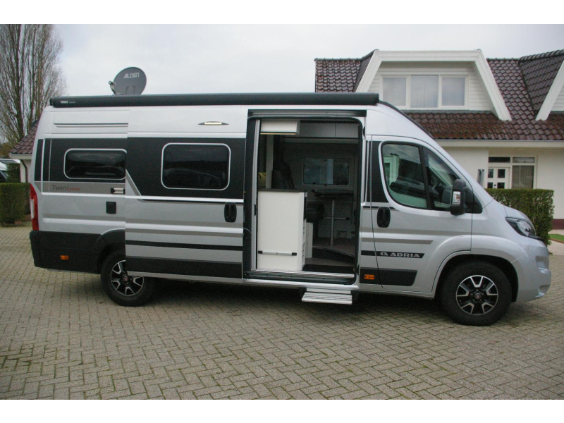 Adria Twin Supreme 640 SLB Enkele bedden, Nieuwstaat  foto: 6