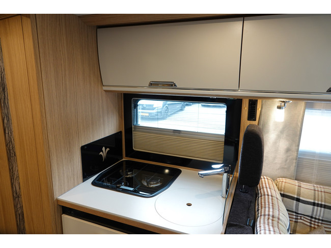 NIESMANN BISCHOFF Arto 85 E 180Pk Automatic | Eifel grey | New | 4-seater | Roof air conditioning photo: 10