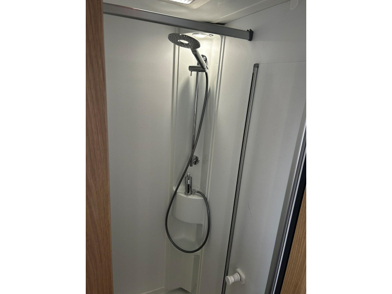 Adria Matrix Axess 650 DL Benelux, Automaat  foto: 13