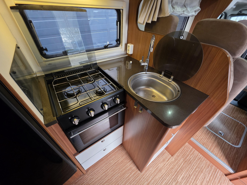 Adria Matrix M 680 SP 5 Gordeplaatsen!  foto: 12