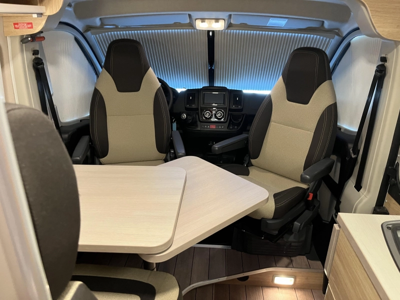 Knaus Boxstar Freeway 630 Camas longitudinales / opciones completas foto: 7