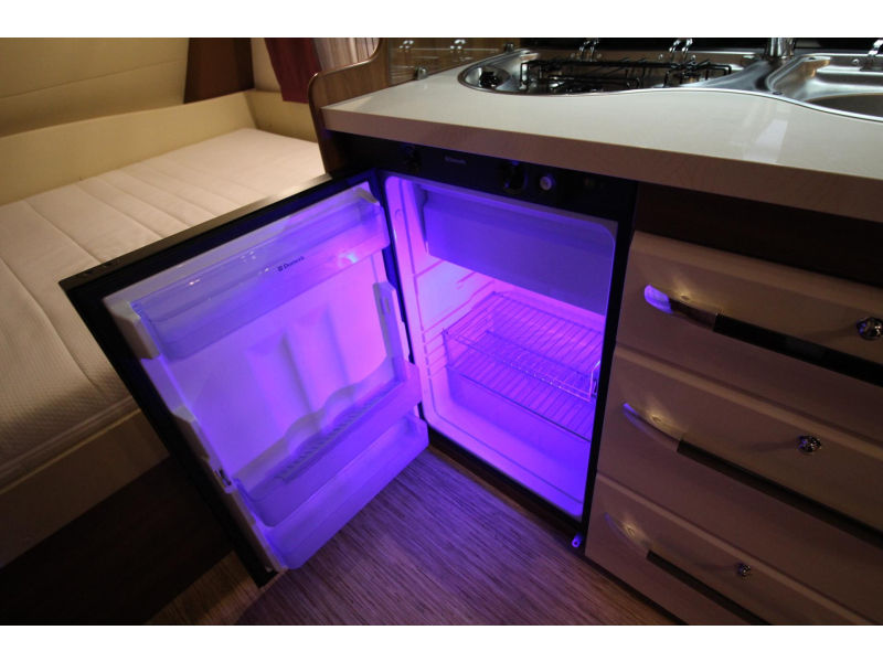 Hobby Excellent 455 UF Thule 6300 Airco Voortent  foto: 11