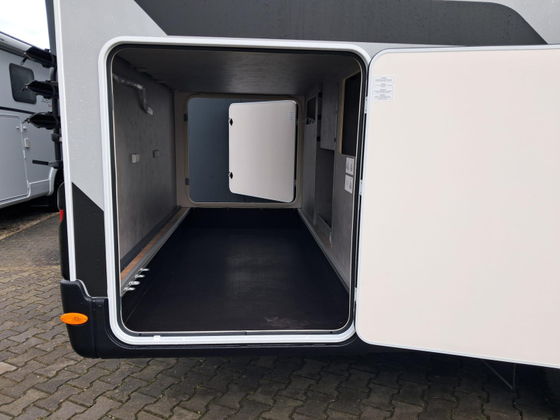 Crosscamp EXPDN T7.4 E - Sehr modern - Navi Foto: 3