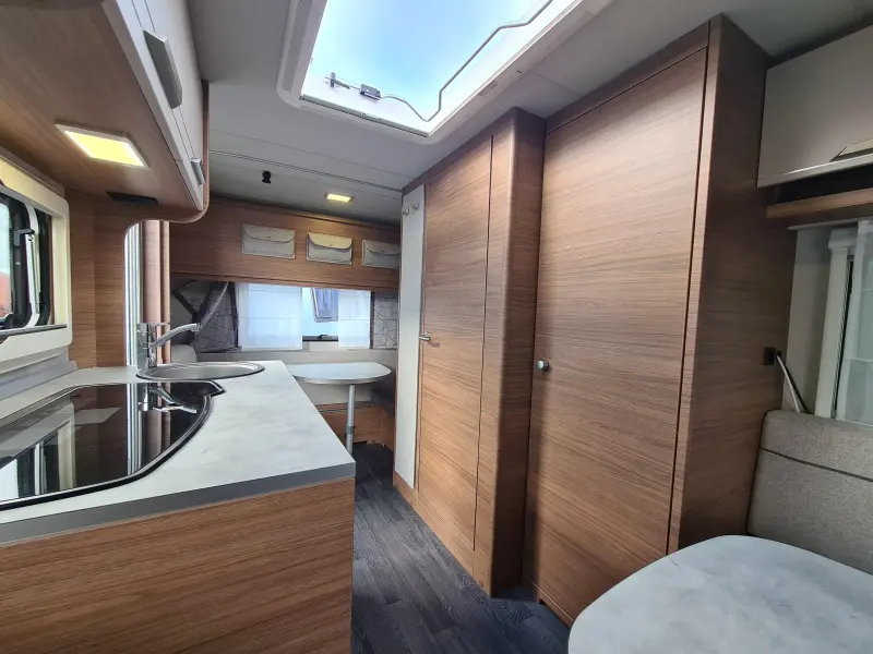 Knaus Sport 400 LK Voortent!  foto: 7