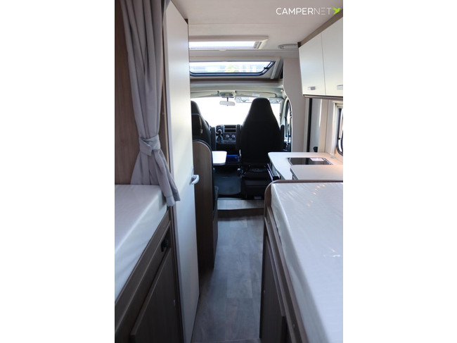 Carado V337 Fiat 140pk Automaat | Pro + Pakket | Compact model | Lengtebedden | Nieuw uit voorraad leverbaar | foto: 17