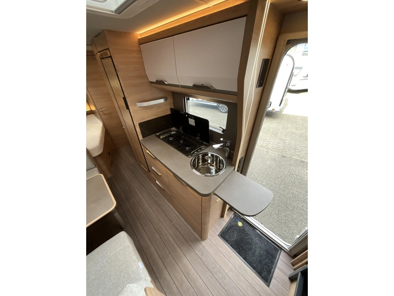 Knaus Sudwind Black Selection 540 FDK STAPELBED-GRATIS MOVER Foto: 5