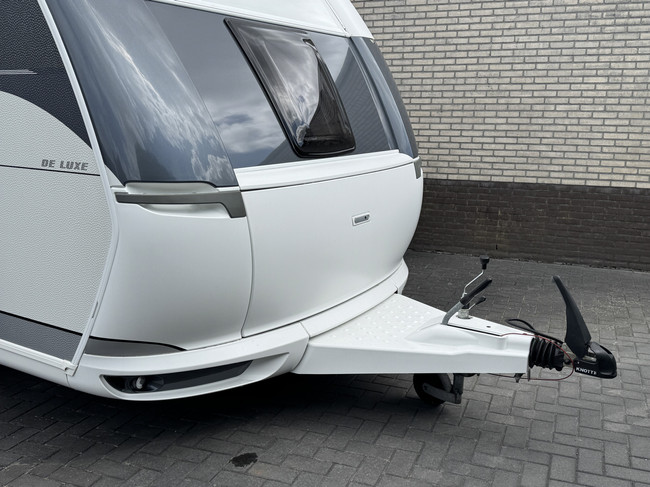 Hobby De Luxe 545 KMF mit ETAGENBETT UND GARAGE **6 Schlafpl&auml;tze/Truma Mover/1. Besitzer/Truma/Leichtmetallfelgen/Sehr gepflegter Wohnwagen** Foto: 7