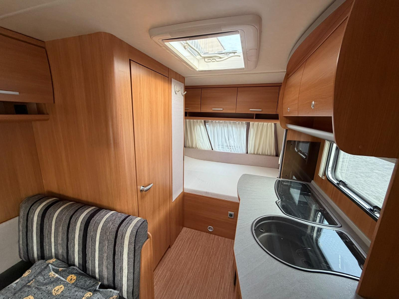 Knaus Sport Special 420 QD Mover/ Toldo/ Avance foto: 11