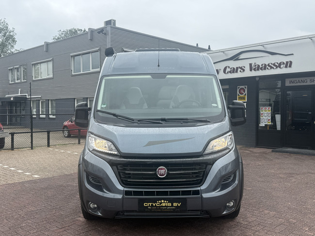 Karmann davis 620 9 traps automaat buscamper 141 pk euro 6 lengte bedden luifel hordeur uitzwenkbare fietsendrager zonnepanneel foto: 1
