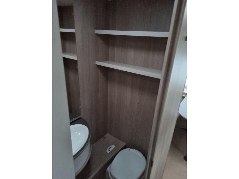 Bürstner Premio Life 480 TL -lengtebedden  foto: 10