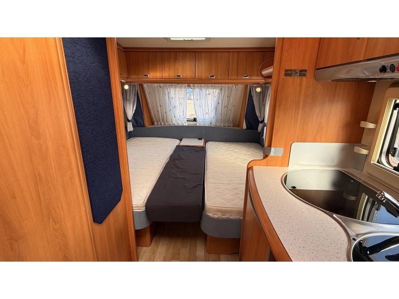 Hobby De luxe Easy 495 UL lits jumeaux salon en U photo : 11