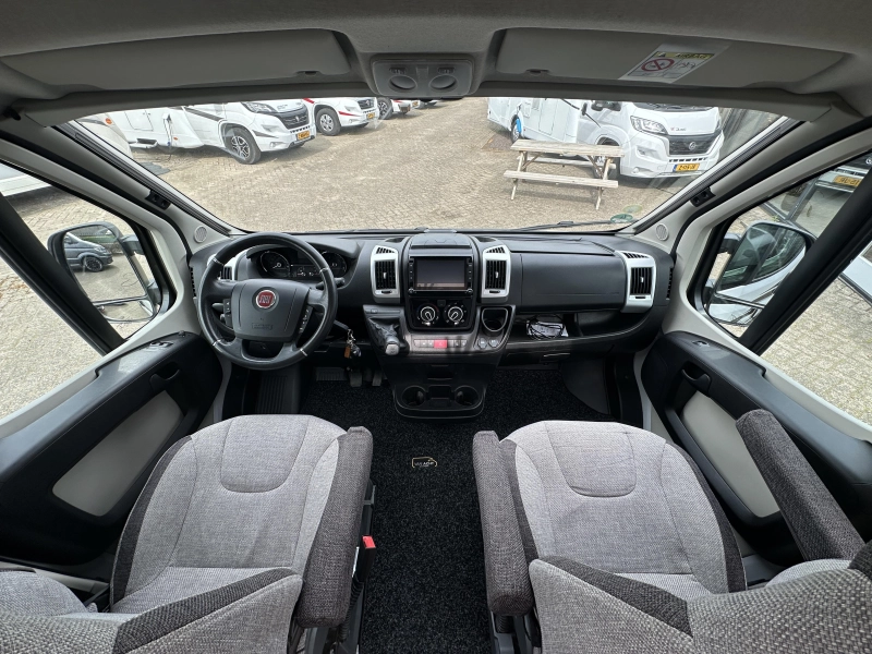 Knaus BoxStar Street 600 Automaat met Busbiker  foto: 5