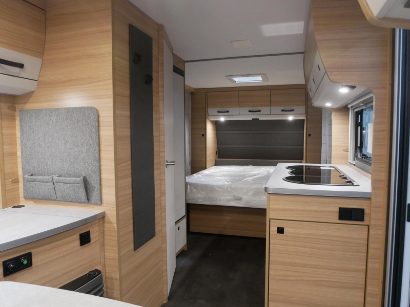 Dethleffs Summer Edition 530 DR Asientos redondos + Cama Queen foto: 6