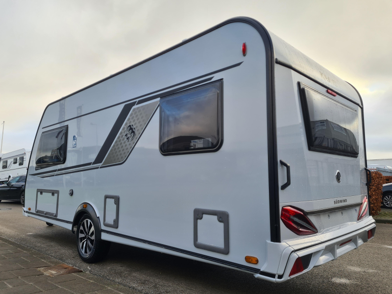 Knaus Sudwind 60 Years 500 EU Met luifel en vloerverw. 