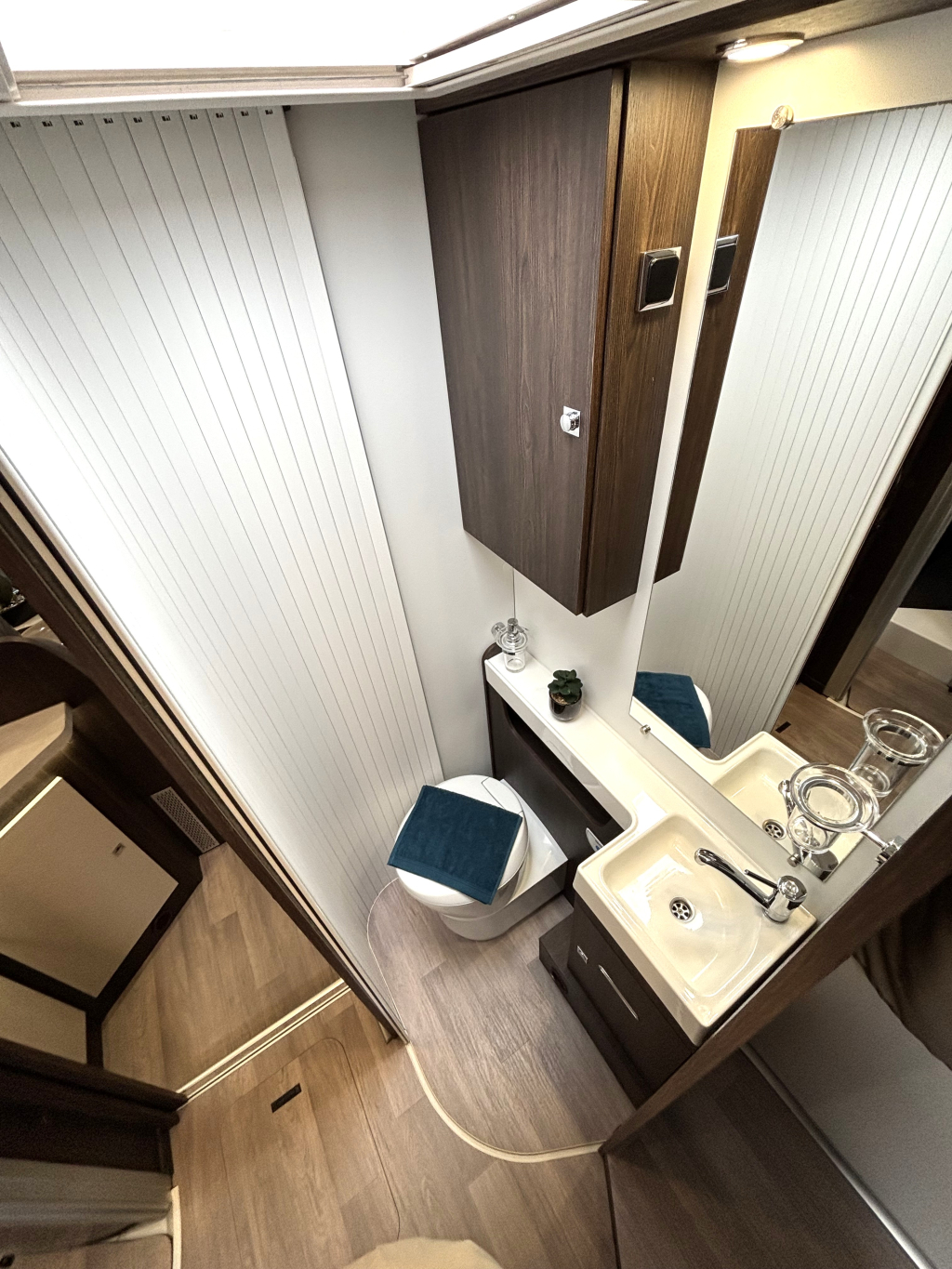 Benimar Tessoro 495 Northautokapp AUTOMAAT QUEENSBED+HEFBED foto: 11
