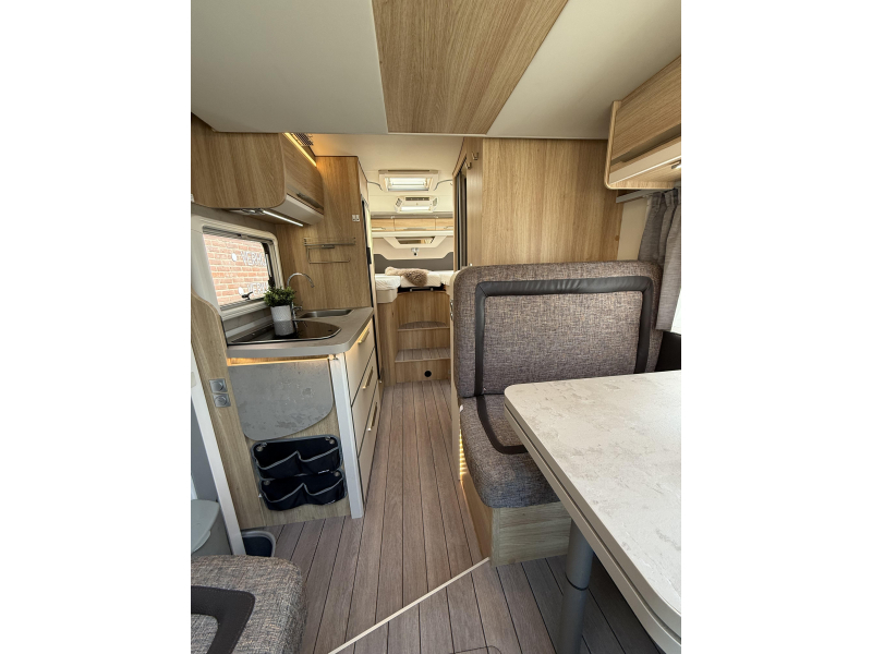 Knaus Sky Wave 650 MEG &iexcl;Amplia autocaravana! foto: 14