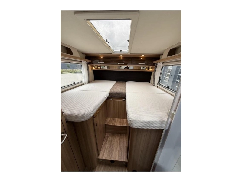 Knaus Sun Ti 700 Enkele bedden, zonn, oven  foto: 9